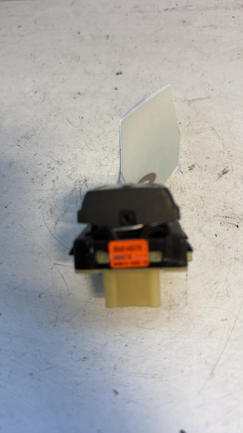 Interrupteur de leve vitre avant gauche DACIA SANDERO 2 PHASE 1 Essence - Image 3