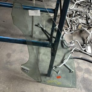 Vitre avant gauche VOLKSWAGEN PASSAT 5 CC COUPE Diesel - Image 1