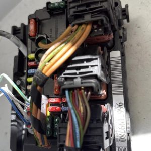 Boitier servitude moteur (BSM) PEUGEOT 207 PHASE 2 CABRIOLET Diesel - Image 1