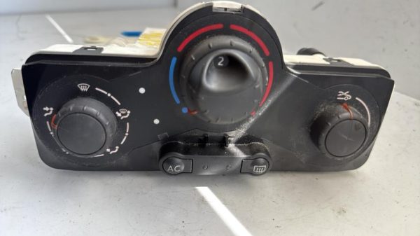 Commande chauffage RENAULT CLIO 3 PHASE 1 Essence - Image 2