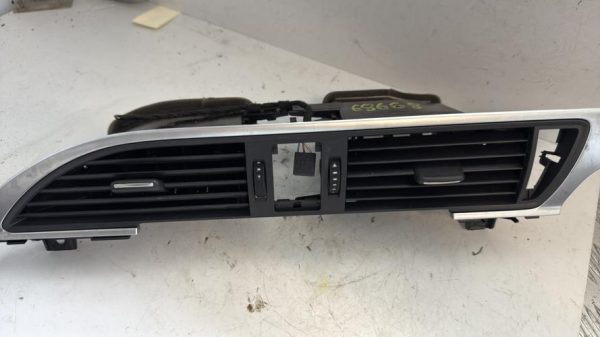 Aerateur tableau de bord AUDI A7 1 SPORTBACK PHASE 1 Essence - Image 5