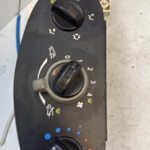 Commande chauffage DACIA SANDERO 1 Essence - Image 1