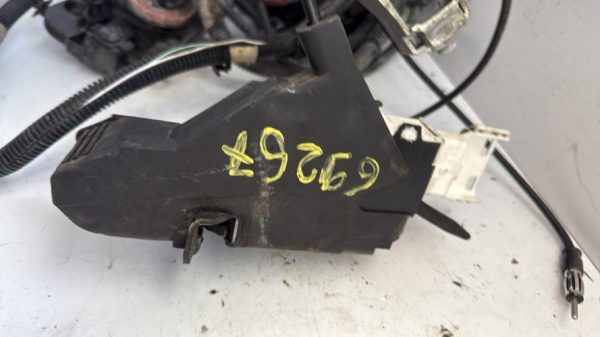 Serrure avant gauche PEUGEOT 407 PHASE 1 BREAK Diesel - Image 3