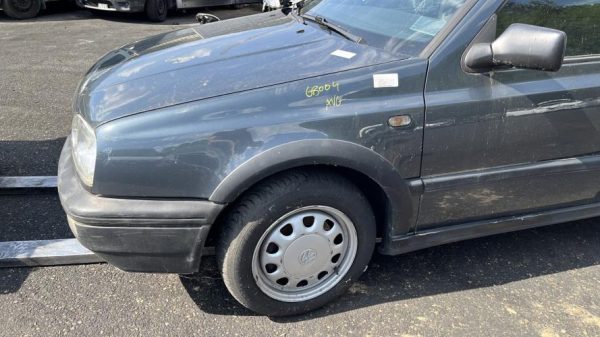 Aile avant gauche VOLKSWAGEN GOLF 3 Diesel - Image 1