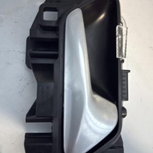 Poignee interieur avant droit PEUGEOT 308 2 PHASE 2 Essence - Image 1