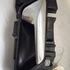 Poignee interieur arriere droit PEUGEOT 308 2 PHASE 2 Essence - Image 1