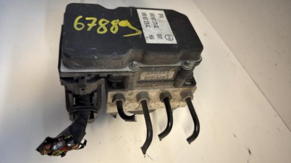 Bloc ABS (freins anti-blocage) VOLKSWAGEN POLO 5 PHASE 1 Essence - Image 3