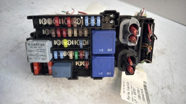 Porte fusible RENAULT MEGANE 3 PHASE 2 - Image 1