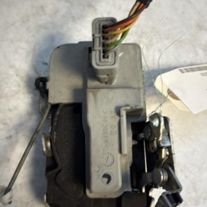 Serrure avant droit PEUGEOT 206+ Essence - Image 1