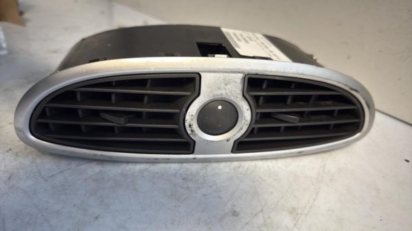 Aerateur tableau de bord RENAULT CLIO 3 PHASE 2 Diesel - Image 1