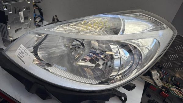Optique avant principal gauche (feux)(phare) RENAULT CLIO 3 PHASE 1 Diesel - Image 1