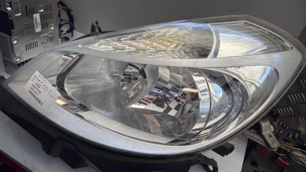 Optique avant principal gauche (feux)(phare) RENAULT CLIO 3 PHASE 1 Diesel - Image 2