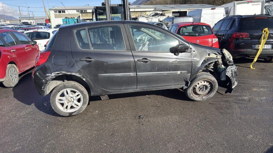 Plage arriere RENAULT CLIO 3 PHASE 1 Diesel - Image 2