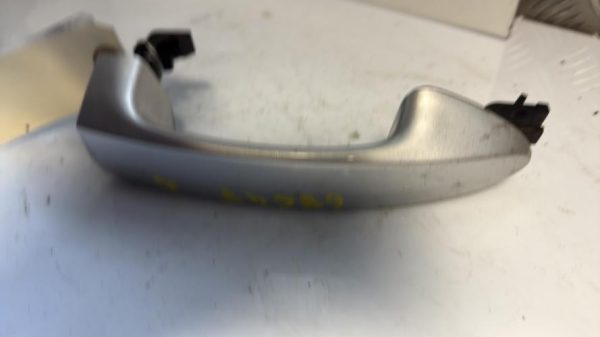 Poignee porte avant droit FORD FIESTA 6 PHASE 1 Diesel - Image 3