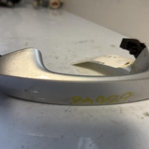 Poignee porte avant gauche FORD FIESTA 6 PHASE 1 Diesel - Image 1