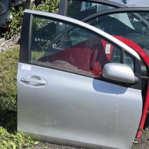 Porte avant droit TOYOTA YARIS 2 PHASE 1 Diesel - Image 1