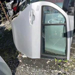 Porte arriere droit TOYOTA YARIS 2 PHASE 1 Diesel - Image 1