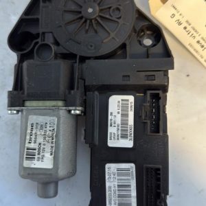Moteur leve vitre avant gauche RENAULT SCENIC 3 PHASE 3 Diesel - Image 1