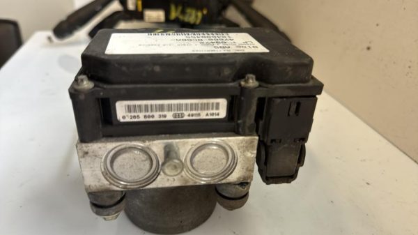 Bloc ABS (freins anti-blocage) NISSAN MICRA 3 PHASE 1 Essence - Image 2