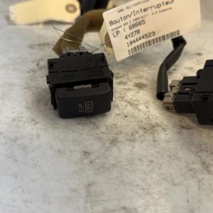 Bouton/Interrupteur NISSAN 350 Z CABRIOLET Essence - Image 1
