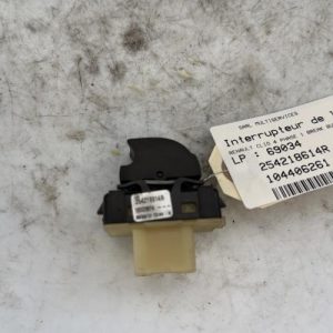 Interrupteur de leve vitre arriere droit RENAULT CLIO 4 PHASE 1 BREAK Diesel - Image 1