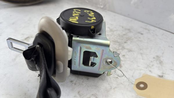 Ceinture arriere centrale RENAULT CLIO 4 PHASE 1 BREAK Diesel - Image 2