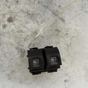 Interrupteur de leve vitre avant gauche RENAULT CLIO 4 PHASE 1 BREAK Diesel - Image 1