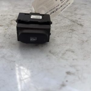 Bouton/Interrupteur RENAULT CLIO 4 PHASE 1 BREAK Diesel - Image 1