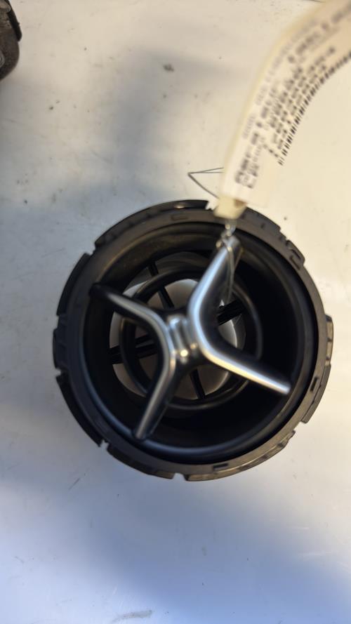 Aerateur tableau de bord MERCEDES CLASSE A 176 PHASE 1 Diesel - Image 2