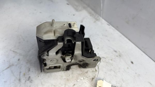 Serrure avant gauche RENAULT CLIO 2 PHASE 2 Essence - Image 1