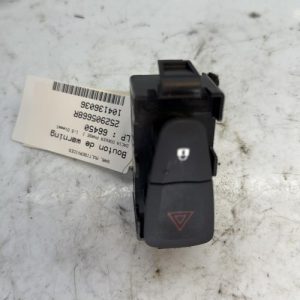 Bouton de warning DACIA DOKKER PHASE 1 Diesel - Image 1