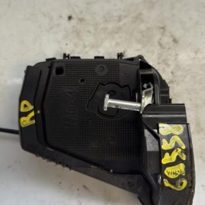 Serrure arriere droit TOYOTA YARIS 2 PHASE 1 Diesel - Image 1