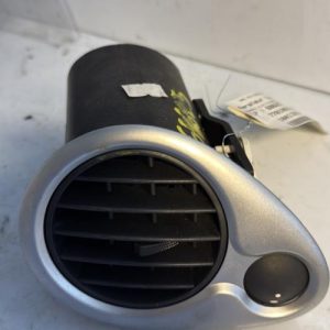 Aerateur tableau de bord avant gauche RENAULT CLIO 3 PHASE 2 Essence - Image 1
