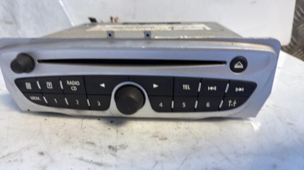 Autoradio d'origine RENAULT MEGANE 3 PHASE 1 Diesel - Image 1