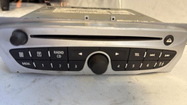 Autoradio d'origine RENAULT MEGANE 3 PHASE 1 Diesel - Image 4