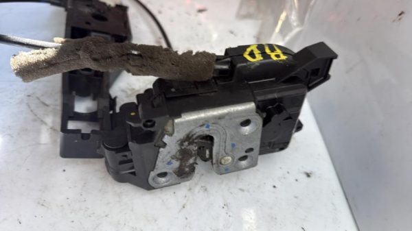 Serrure arriere droit RENAULT CLIO 3 PHASE 2 Essence - Image 2