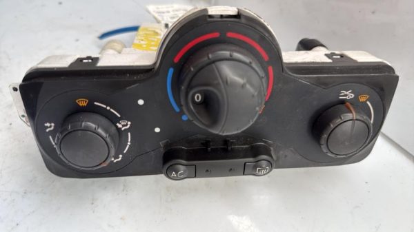 Commande chauffage RENAULT CLIO 3 PHASE 2 Essence - Image 1