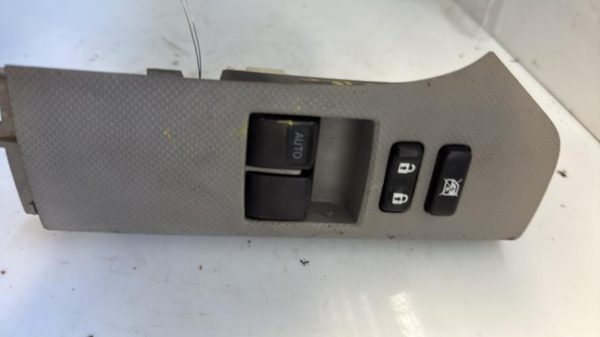 Interrupteur de leve vitre avant gauche TOYOTA YARIS 2 PHASE 1 Diesel - Image 1
