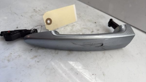 Poignee porte avant gauche BMW SERIE 1 E81 Essence - Image 2