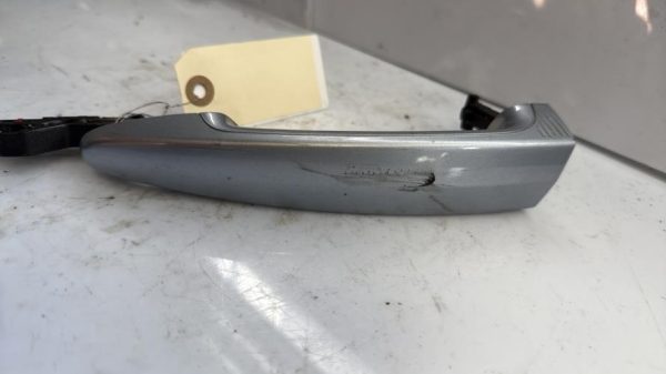 Poignee porte avant gauche BMW SERIE 1 E81 Essence - Image 3