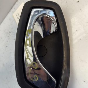 Poignee interieur avant gauche RENAULT CAPTUR 1 PHASE 1 Diesel - Image 1