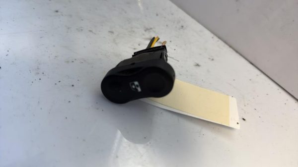 Interrupteur de leve vitre avant droit DACIA DUSTER 1 PHASE 1 Diesel - Image 2