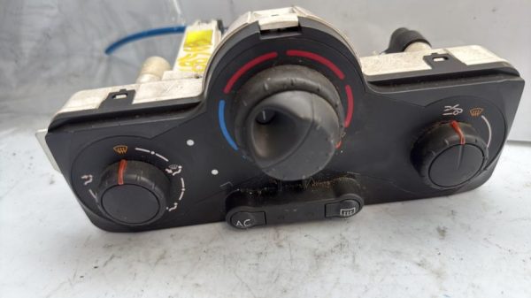 Commande chauffage RENAULT CLIO 3 PHASE 1 Essence - Image 1