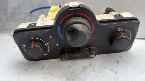 Commande chauffage RENAULT CLIO 3 PHASE 1 Essence - Image 2