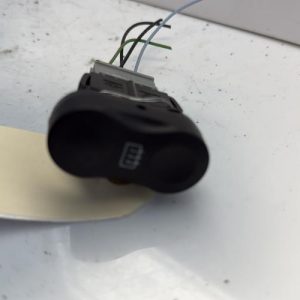 Commande degivrage lunette arriere DACIA DUSTER 1 PHASE 1 Diesel - Image 1