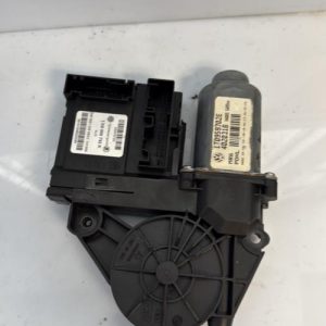 Moteur leve vitre avant gauche VOLKSWAGEN TOURAN 1 PHASE 2 Diesel - Image 1