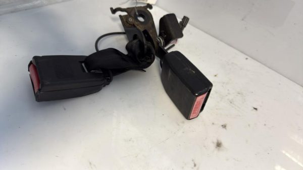 Attache ceinture arriere droit RENAULT MEGANE 3 PHASE 1 Diesel - Image 2