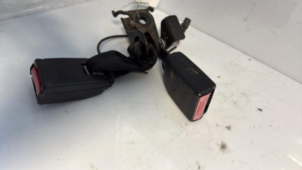 Attache ceinture arriere droit RENAULT MEGANE 3 PHASE 1 Diesel - Image 3