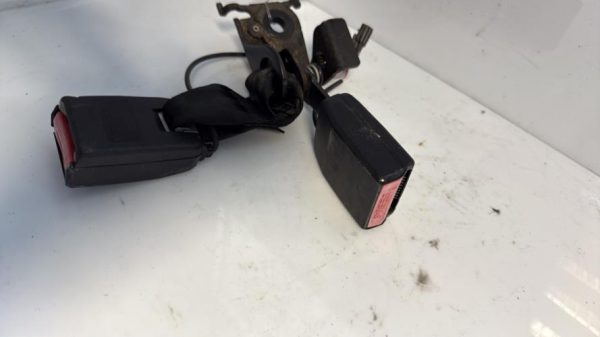 Attache ceinture arriere droit RENAULT MEGANE 3 PHASE 1 Diesel - Image 4