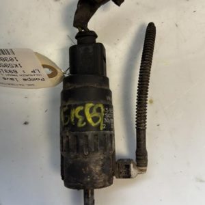 Pompe lave glace avant VOLKSWAGEN PASSAT 5 CC COUPE Diesel - Image 1
